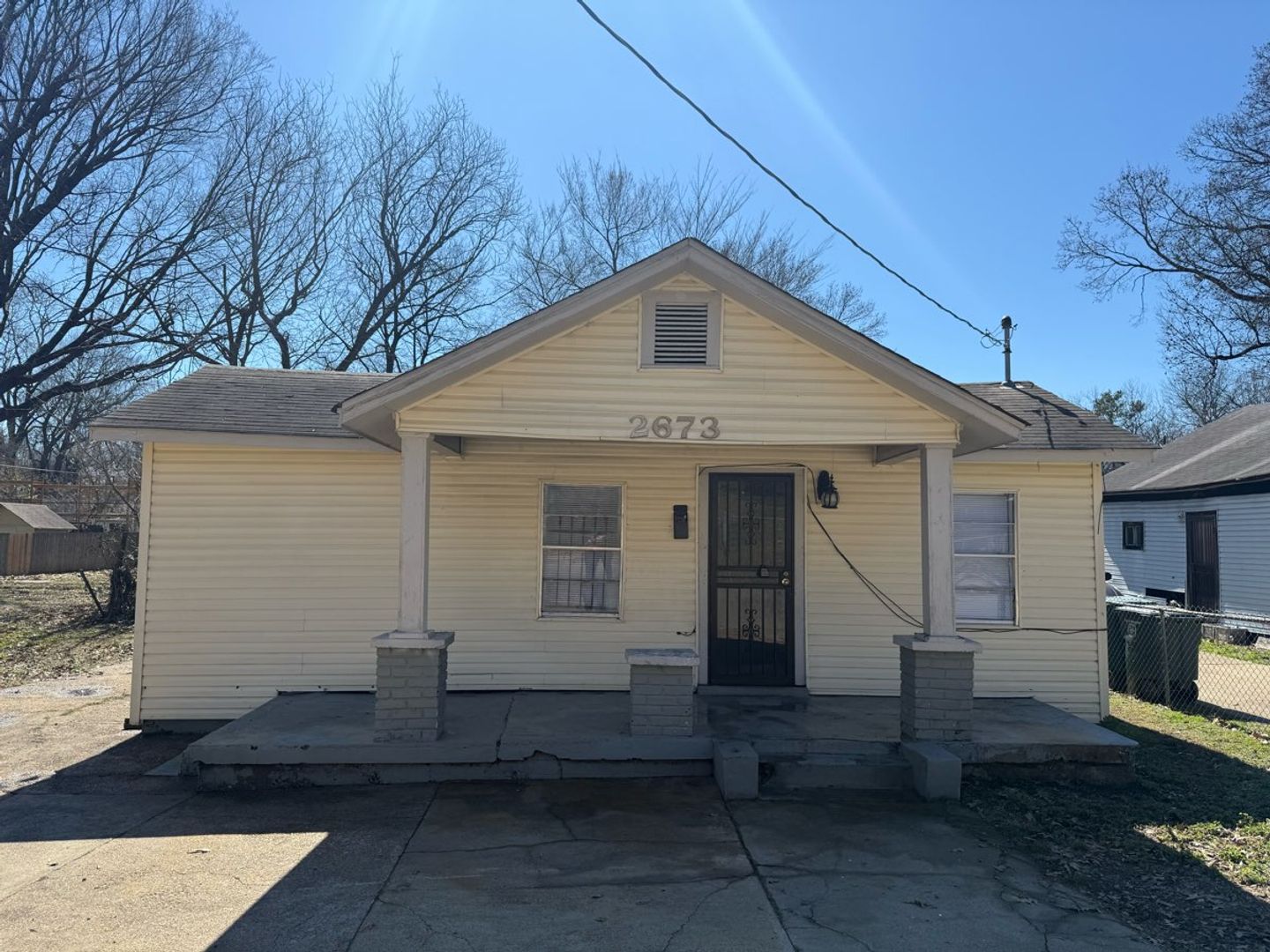 Memphis House: 2673 Midland Ave.