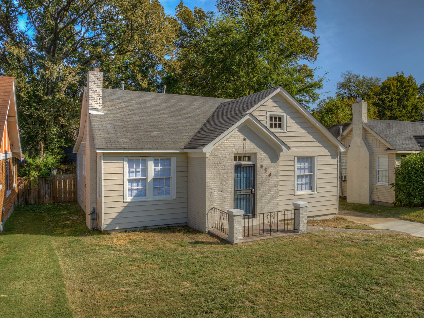 Memphis House: 924 Maury St