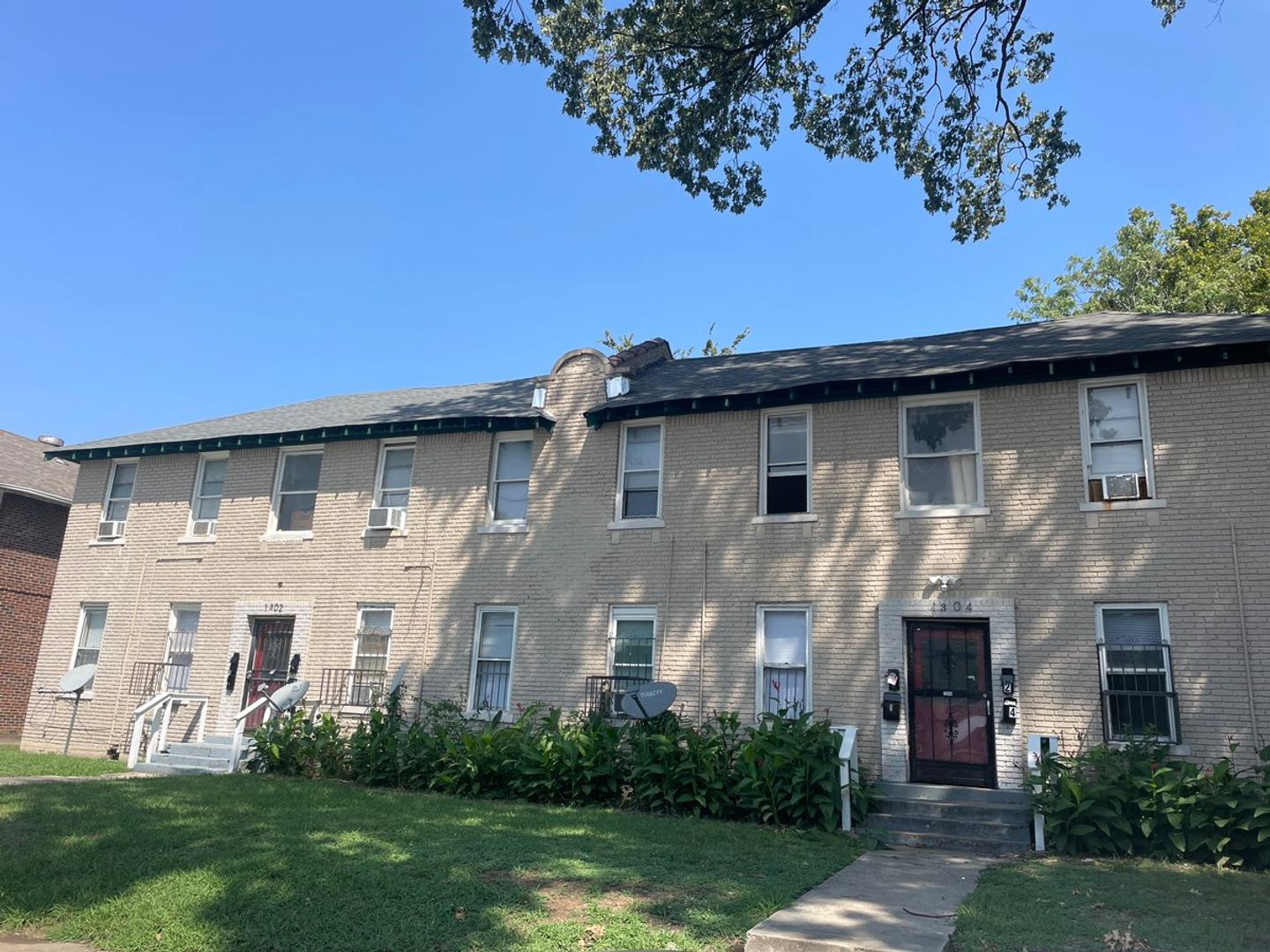 Memphis Apartment: 1302 Court Ave