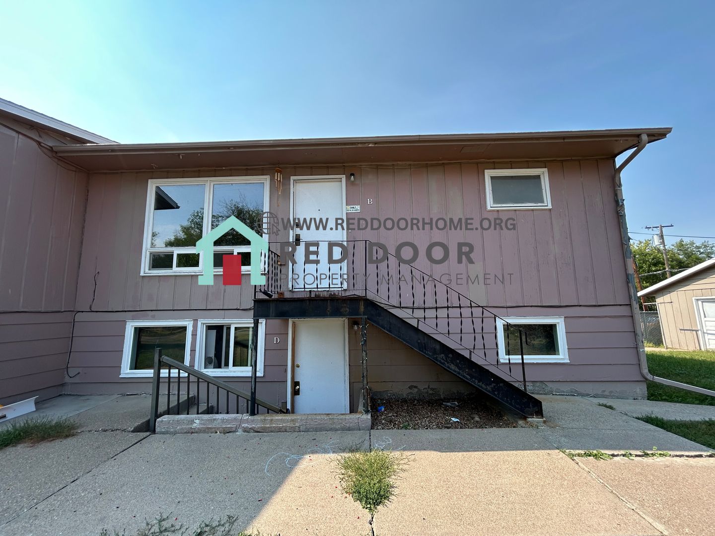 Great Falls Apartment: 1121 5th Ave S