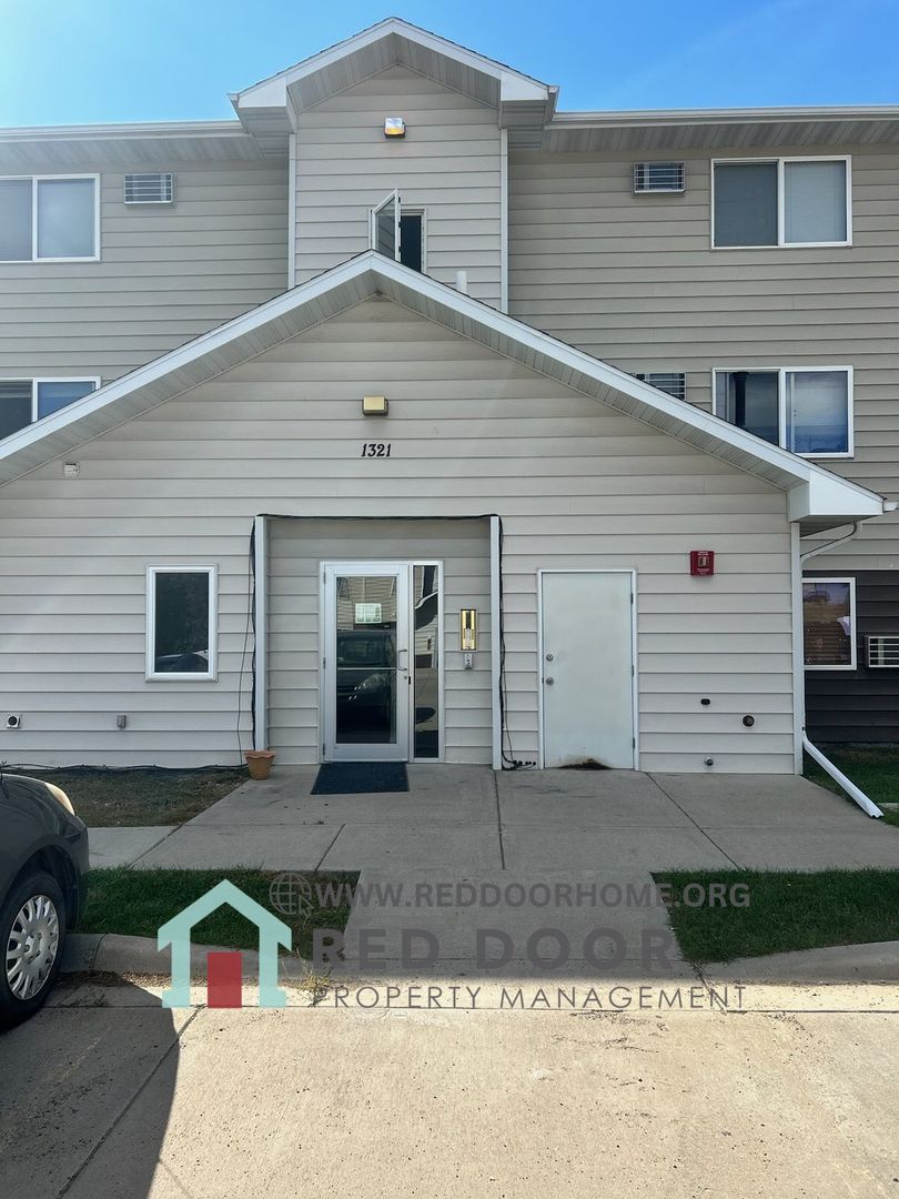 Great Falls Apartment: 1321 1st Avenue SW