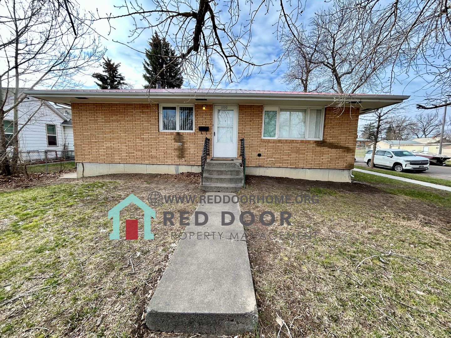 Great Falls Apartment: 1000 8th Ave S