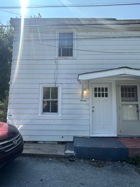 Section 8 considered - Cozy two bedroom in Penbrook – photo 1