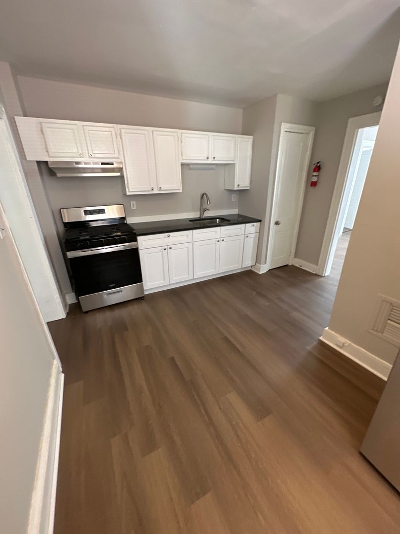 York Apartment: 248 E Prospect St