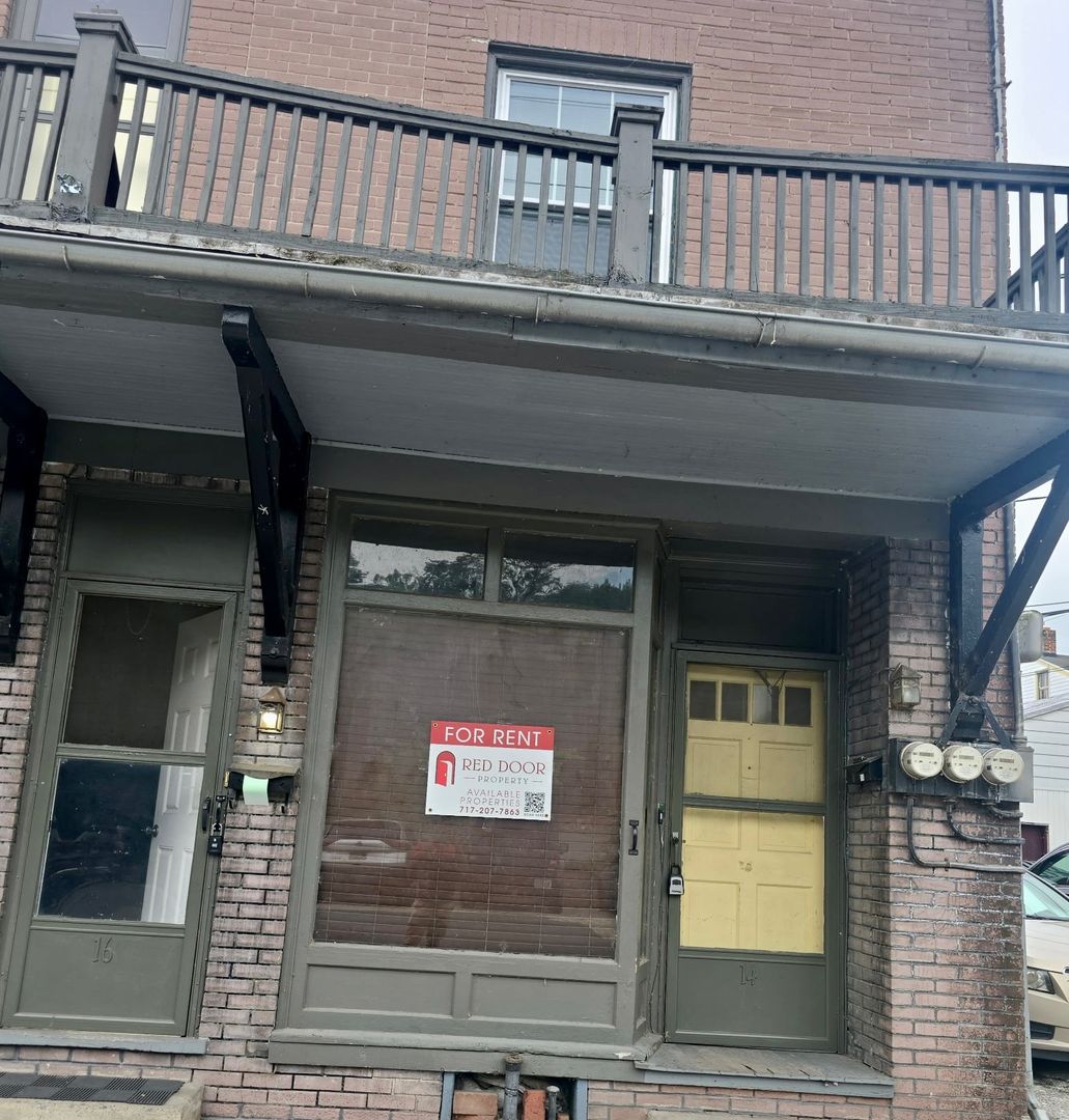 Newport Apartment: Penn Ave
