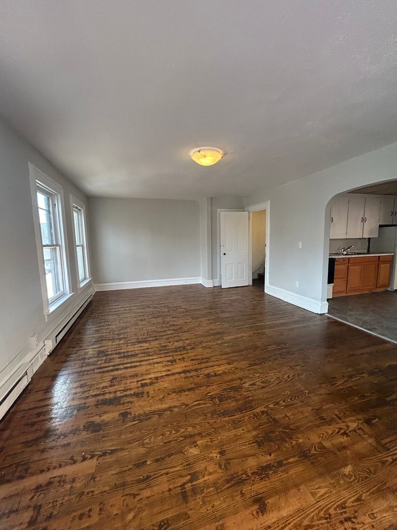 Lebanon Apartment: 1015 Chestnut Street