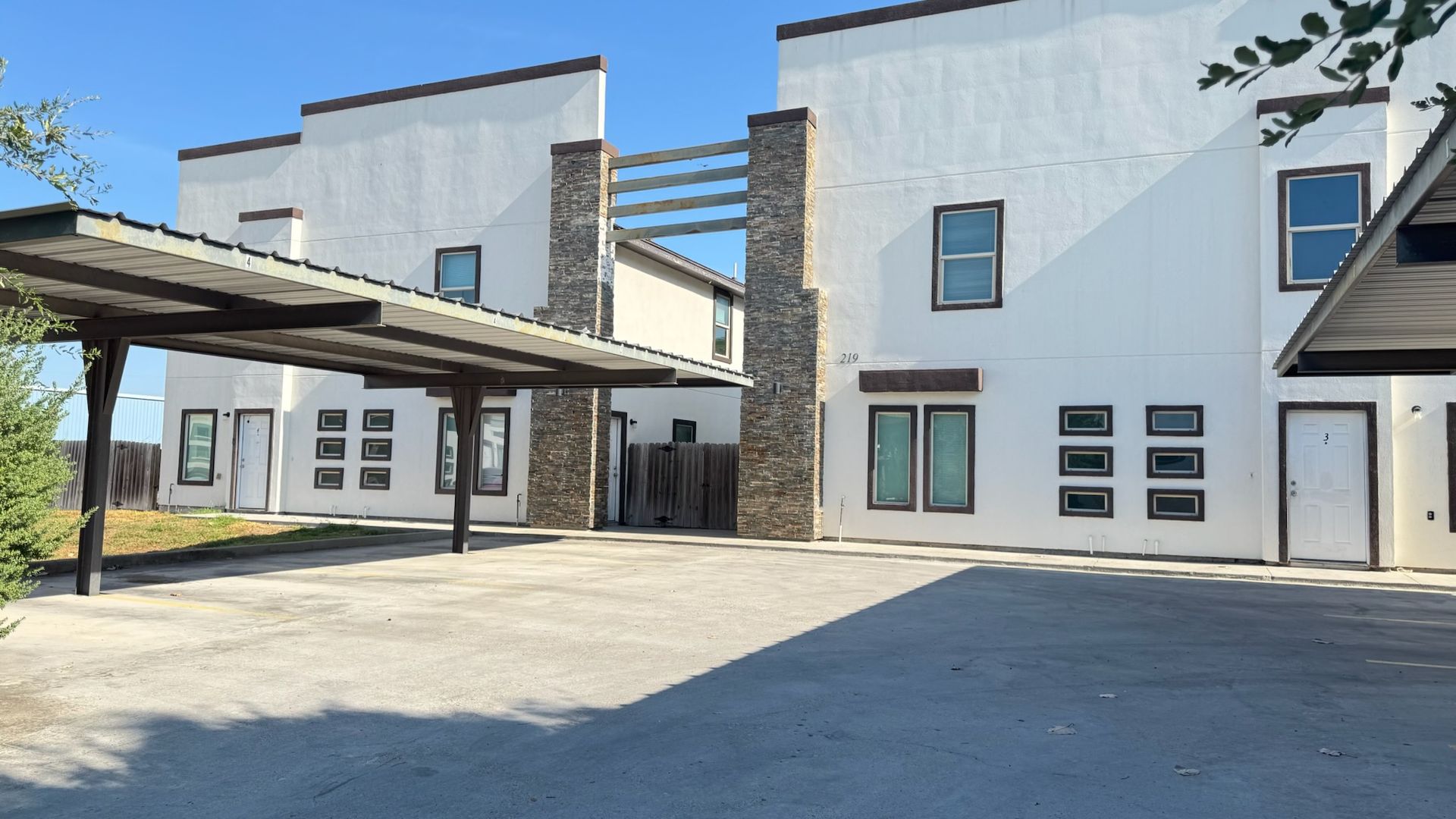 Edinburg Apartment: 219 Fig Dr.