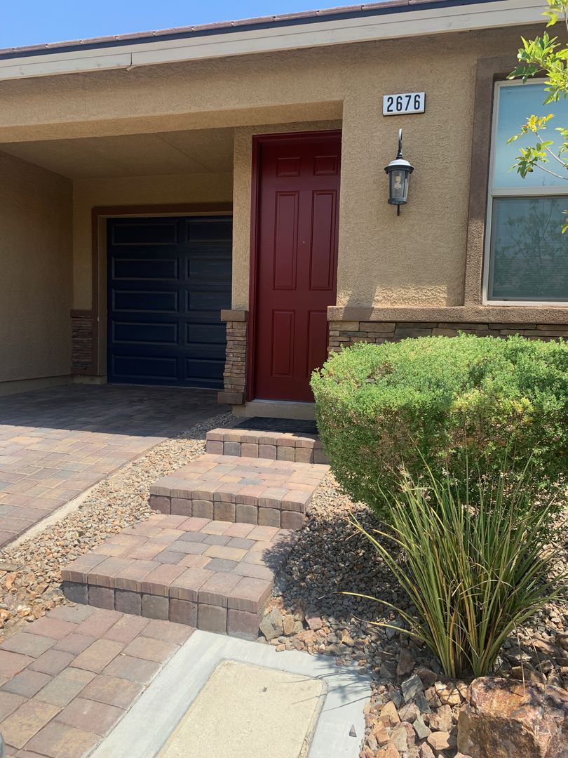 Laughlin Apartment: 2676 Chinaberry Hill St