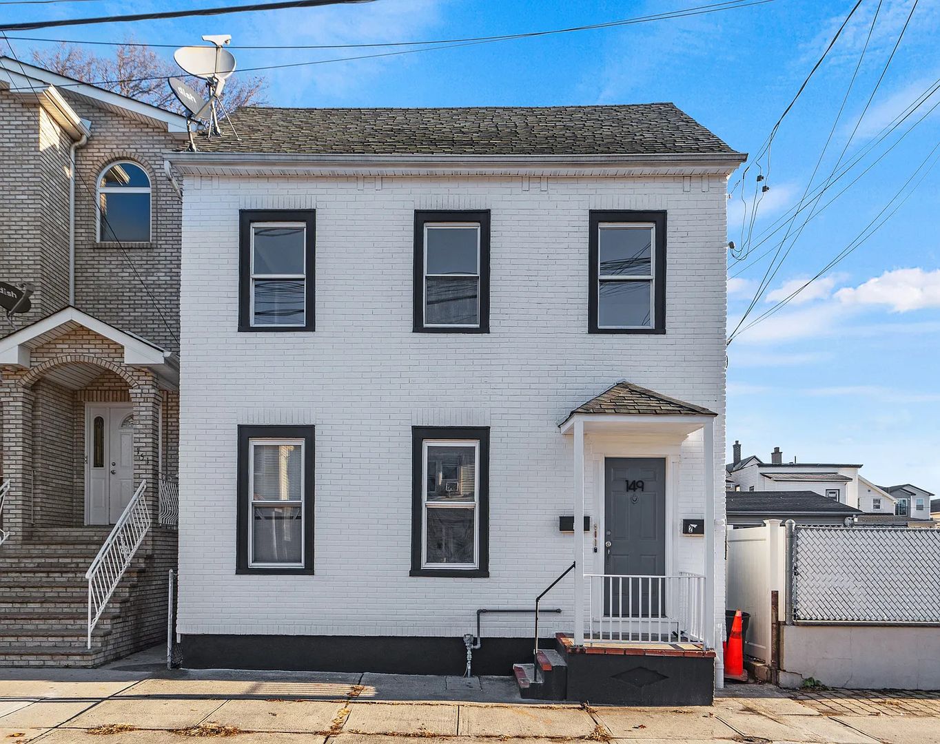 Elizabeth Apartment: 149 South Park St