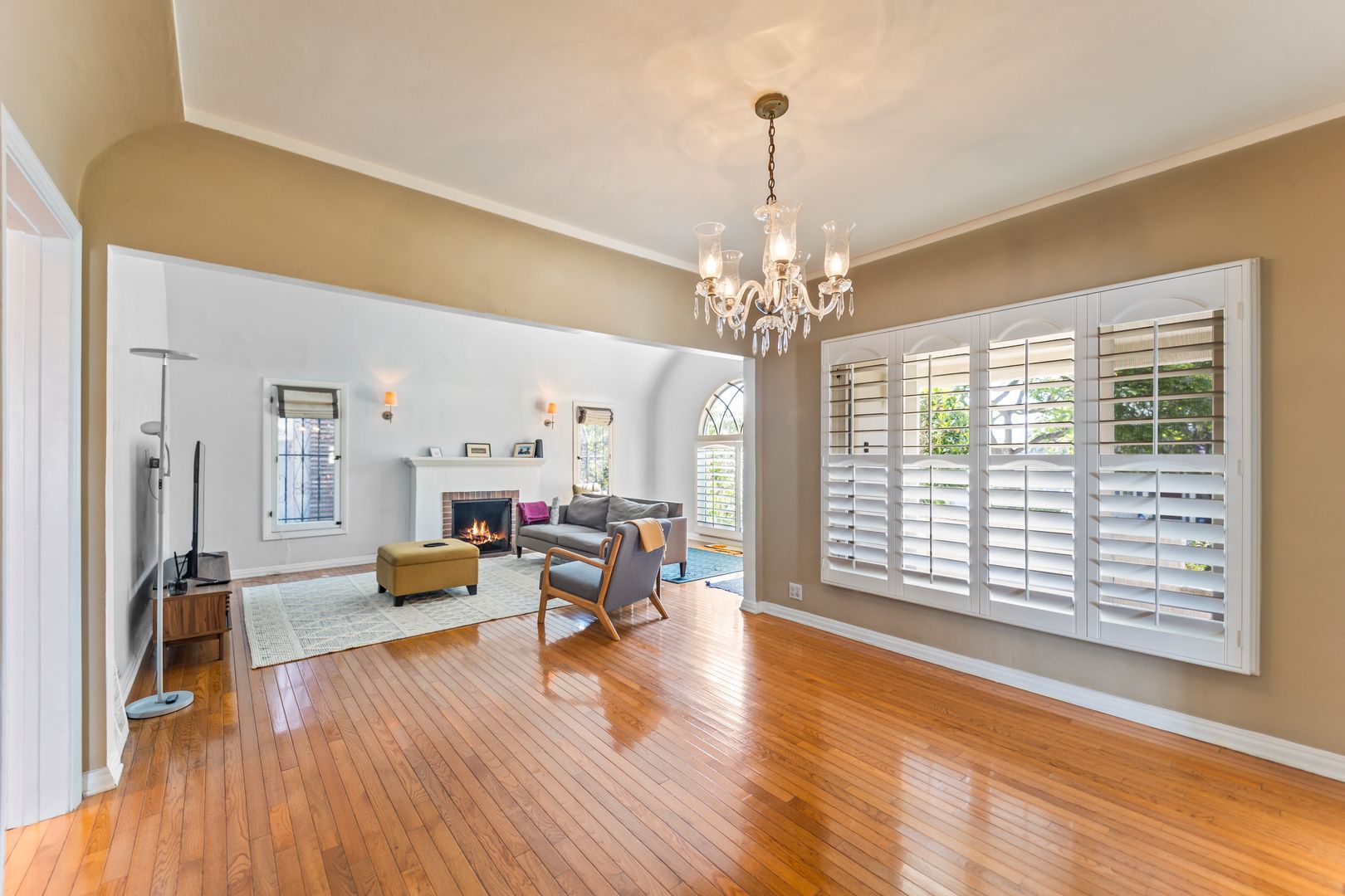 Los Angeles House: 10342 Keswick Ave