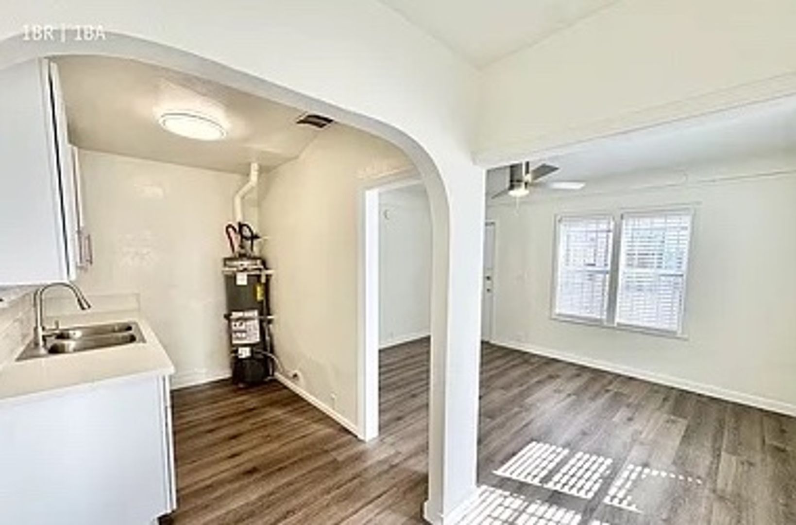 Los Angeles Apartment: 106-118 1/2 W 79th St.