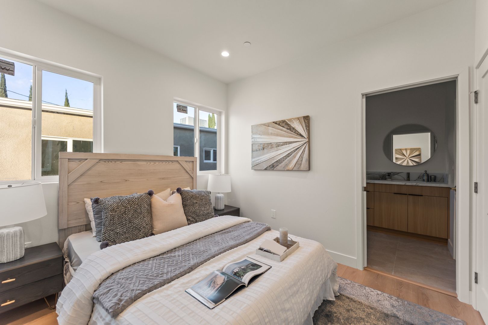 Reseda Apartment: 19025 Bassett Street