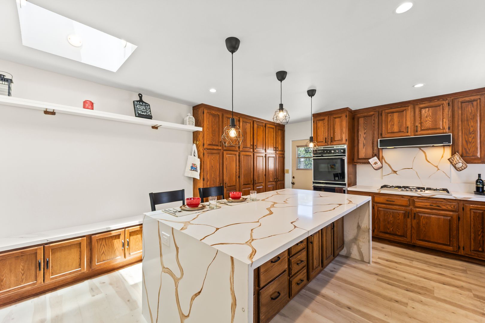 Los Angeles House: 8016 Denrock Ave