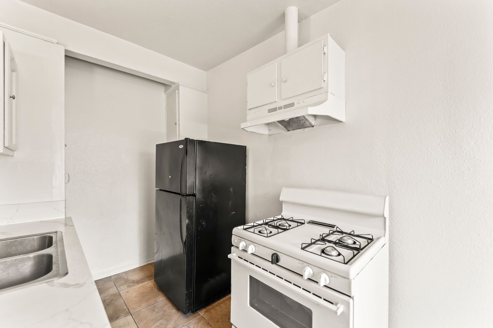 For Rent – **3 Bedrooms | 1 Bathroom | Approximately 840 Sq. Ft.** Section 8 Welcome! 8 of 12