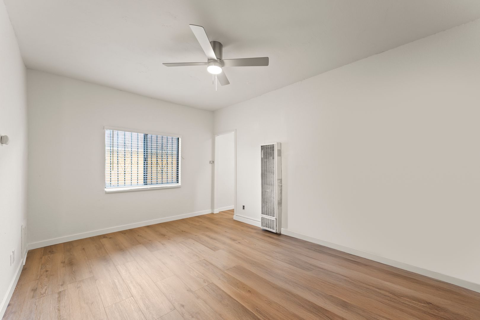 Los Angeles Apartment: 182 W. Vernon