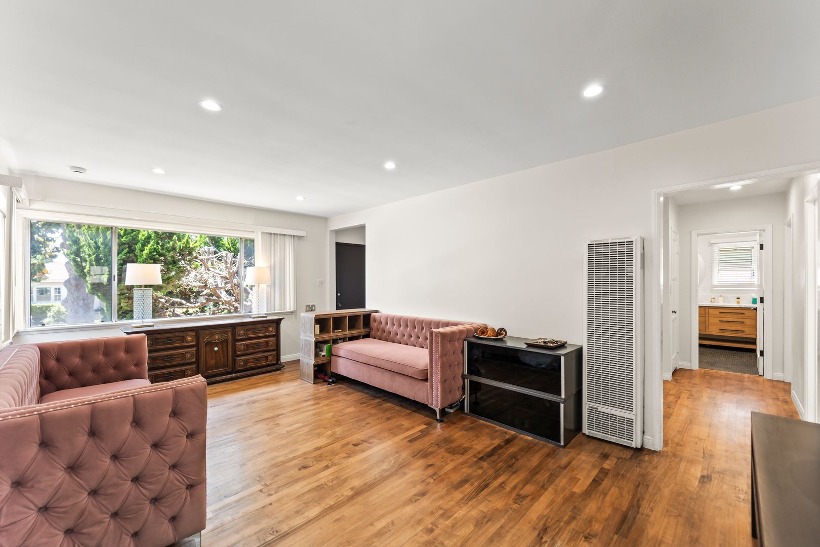 8016 Denrock 1 of 12
