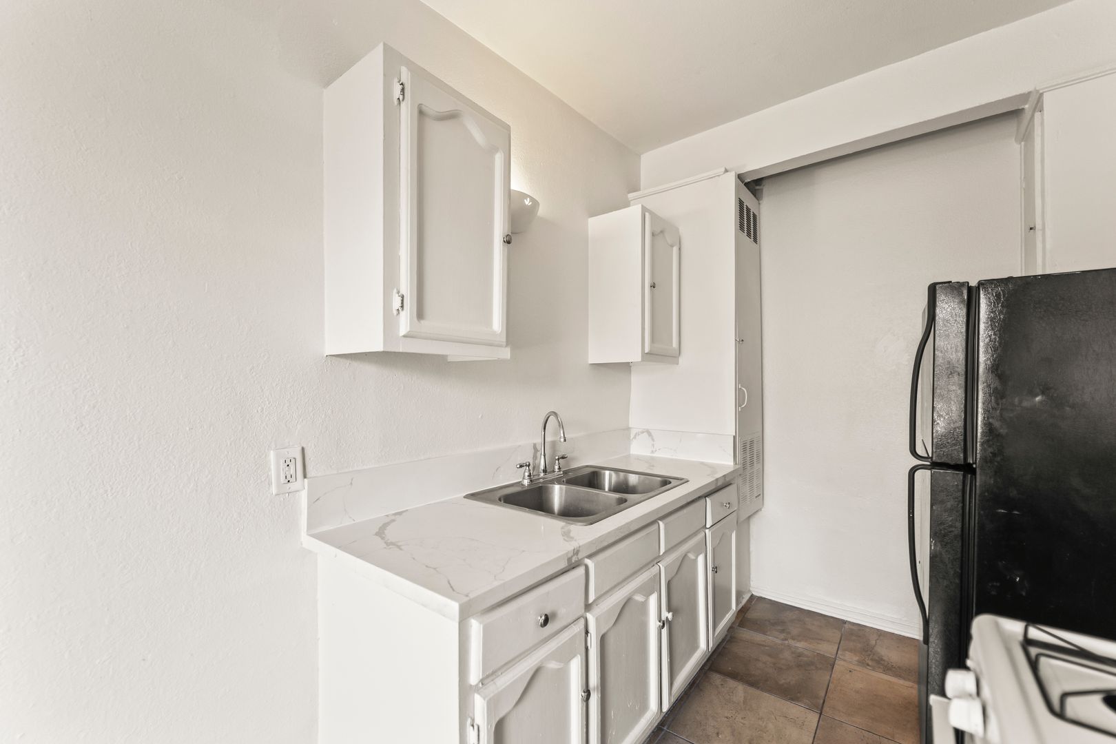 For Rent – **3 Bedrooms | 1 Bathroom | Approximately 840 Sq. Ft.** Section 8 Welcome! 7 of 12