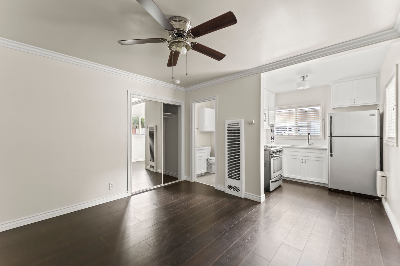 Long Beach Apartment: 4104 E. 7th Street