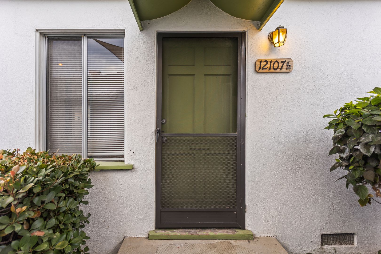 Los Angeles Apartment: 12109 Washington Place