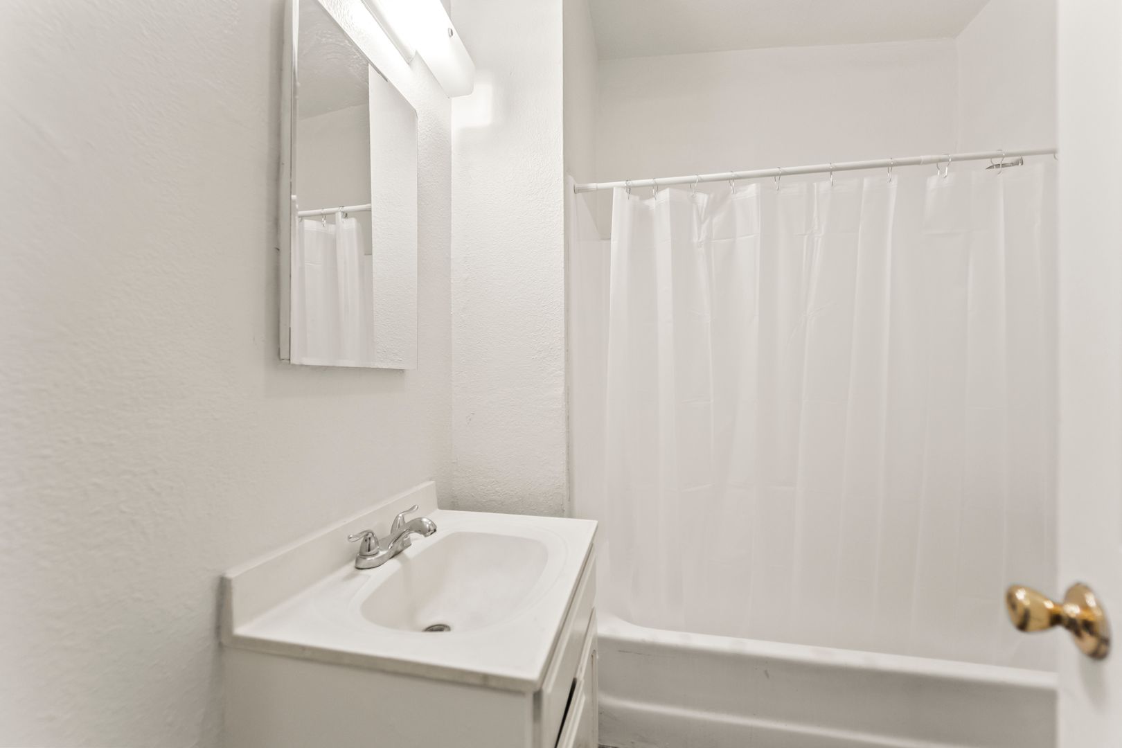 For Rent – **3 Bedrooms | 1 Bathroom | Approximately 840 Sq. Ft.** Section 8 Welcome! 11 of 12