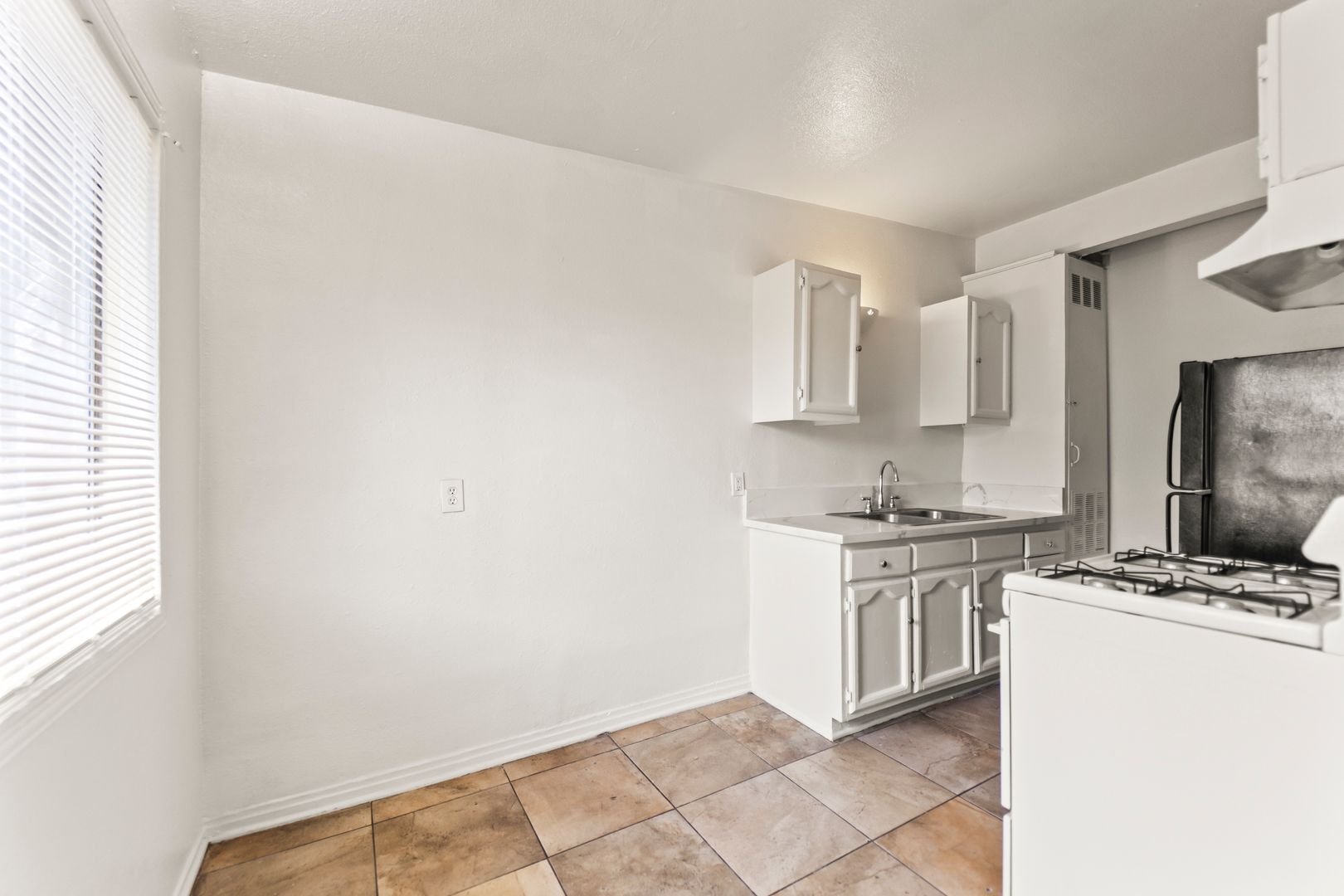 For Rent – **3 Bedrooms | 1 Bathroom | Approximately 840 Sq. Ft.** Section 8 Welcome! 4 of 12