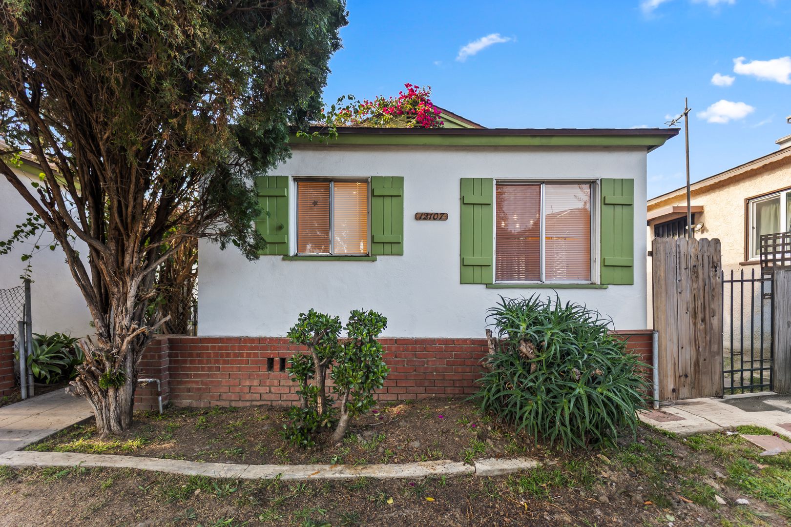 Los Angeles Apartment: 12107 Washington Place