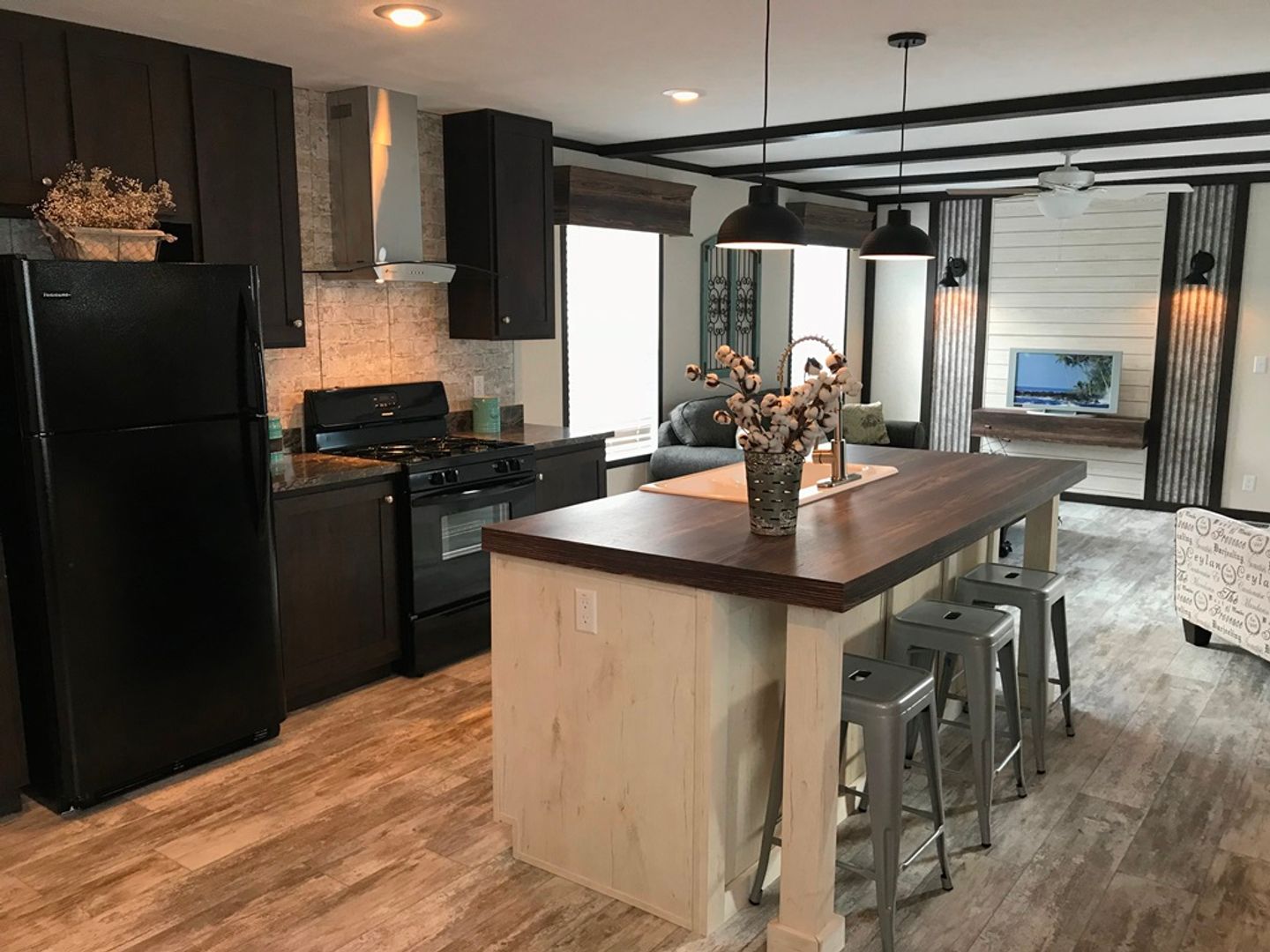 Old Monroe Apartment: 111 Maple Shade Drive