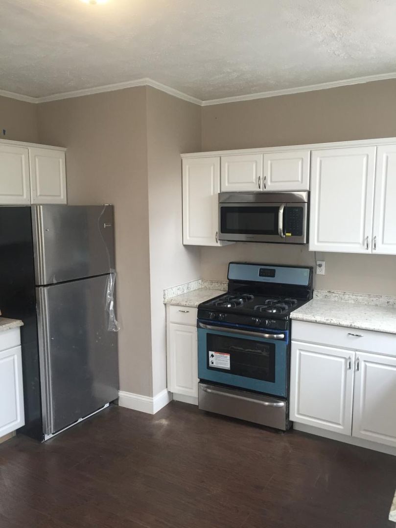 Norwood House: 5114 Silver Street