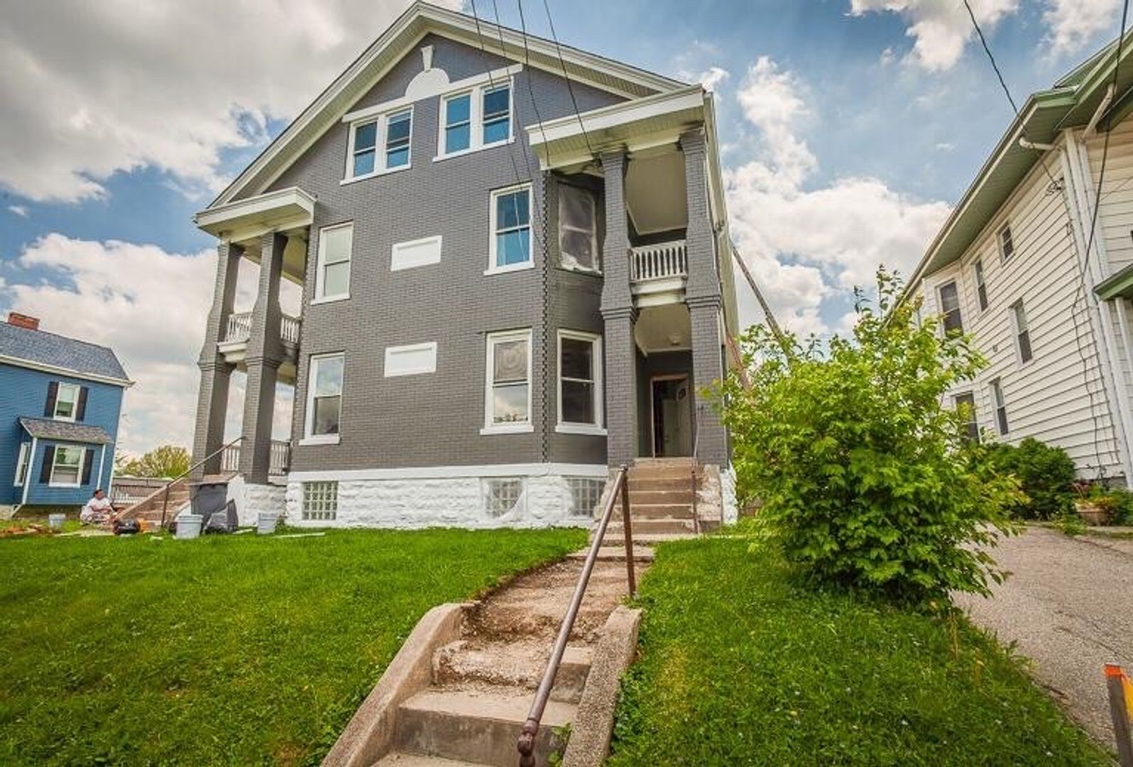 Norwood Apartment: 1931 Delaware Ave.