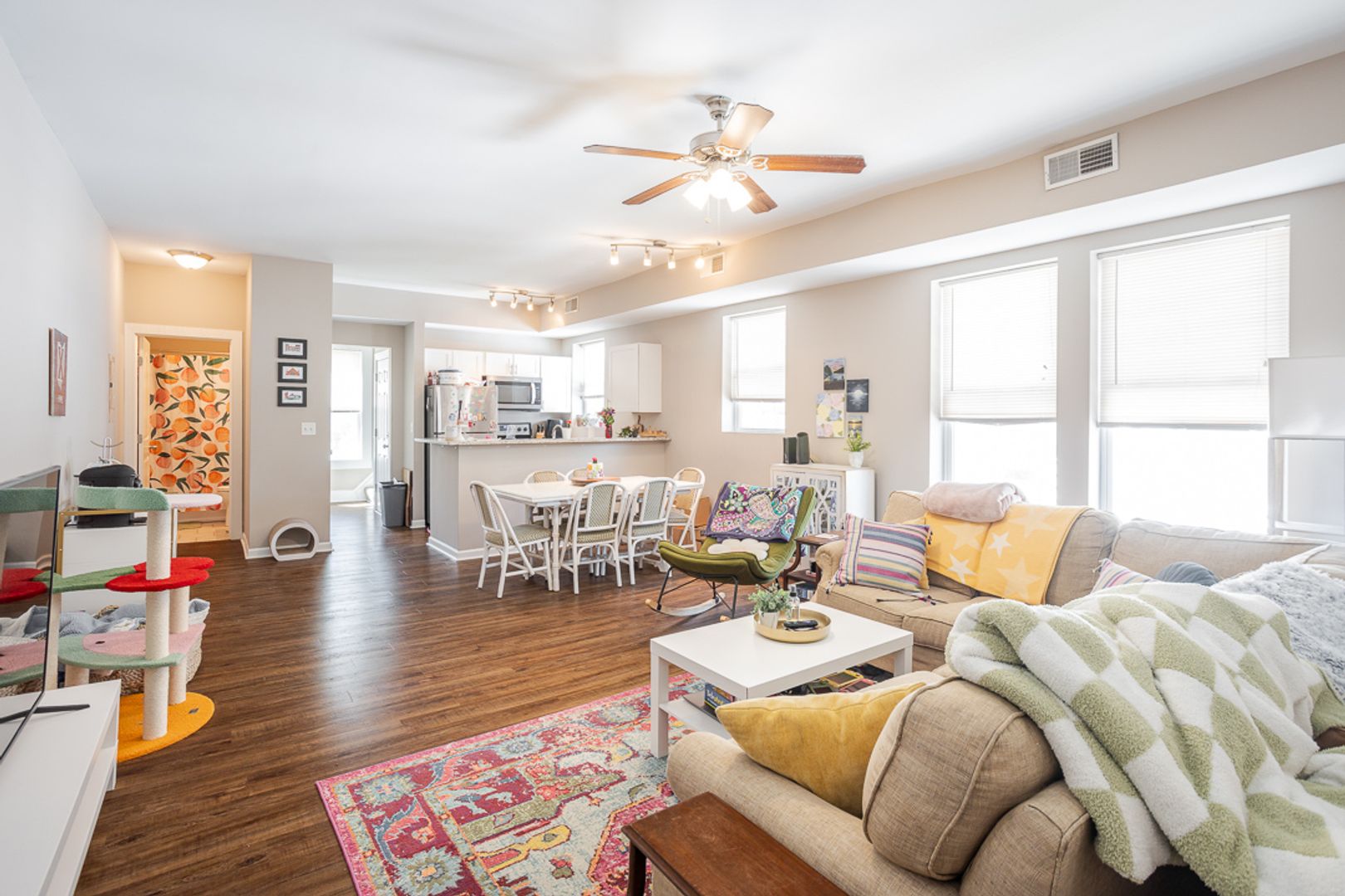 Norwood Apartment: 1929 Delaware Ave.