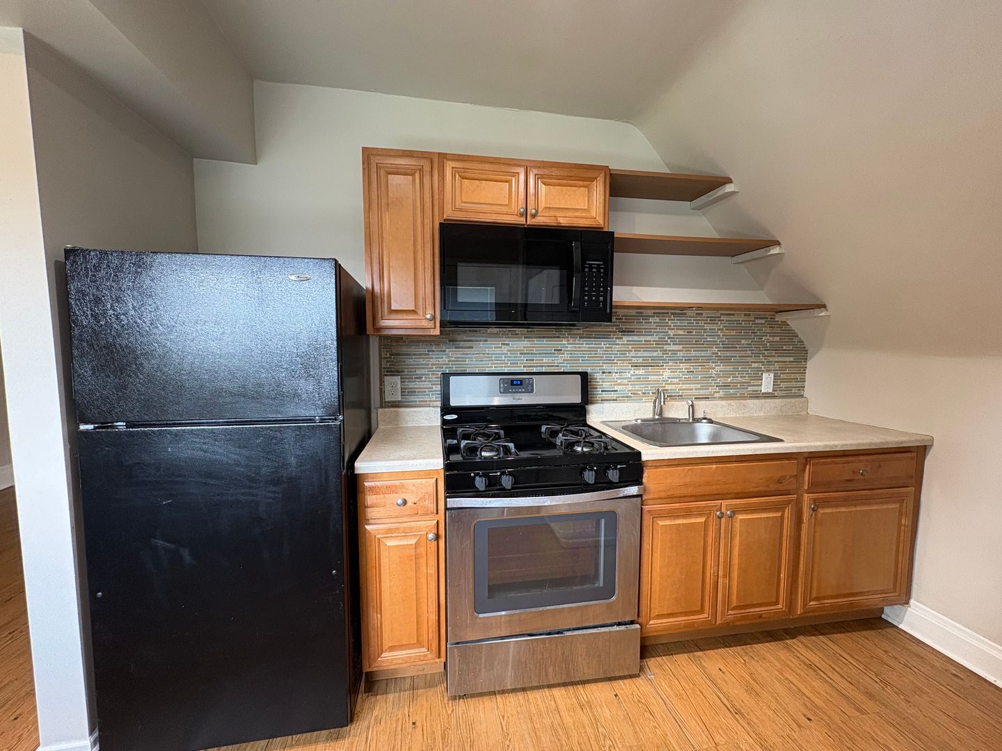 Pittsburgh Apartment: 416 N Home Ave
