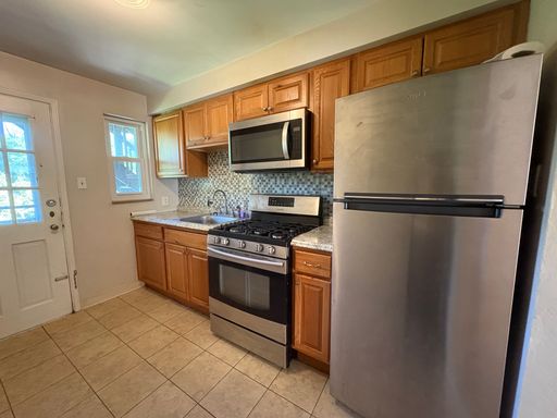 This newly updated 1 bedroom apartment in Bellevue is packed with amenities! – photo 1