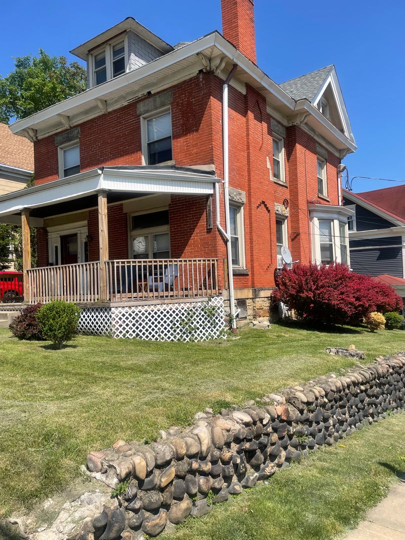 Pittsburgh Apartment: 168 N Balph Ave