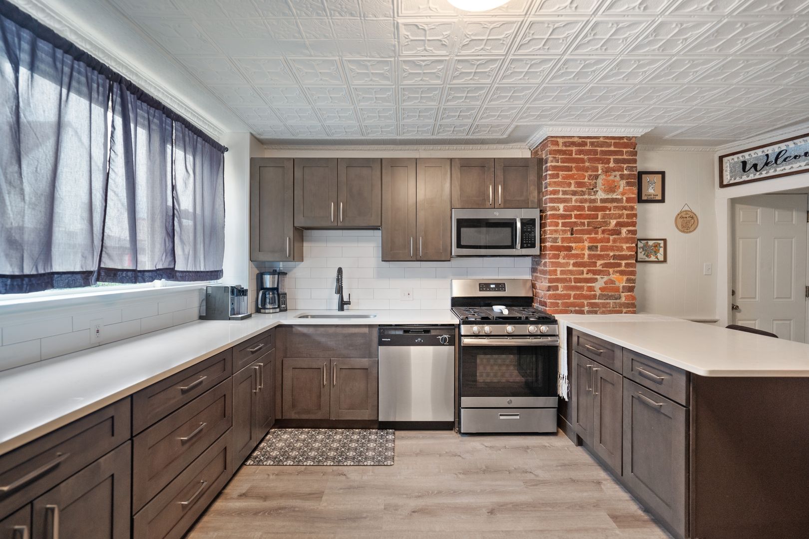 Pittsburgh House: 2006 Ley St