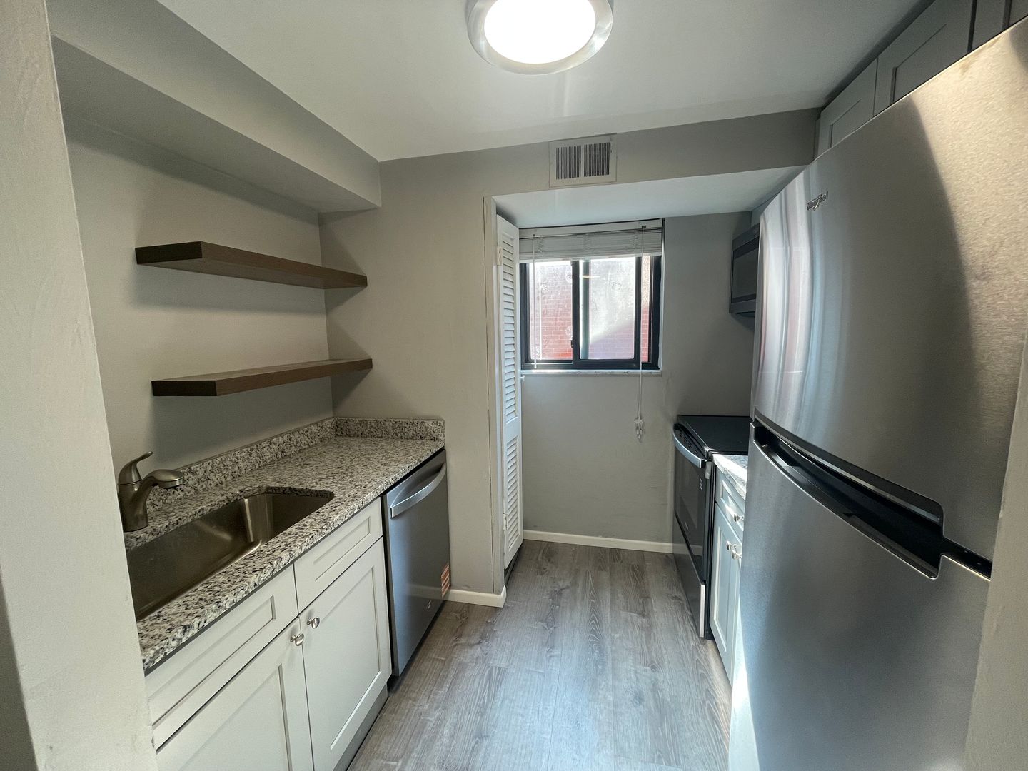 Pittsburgh Apartment: 650 Means Ave