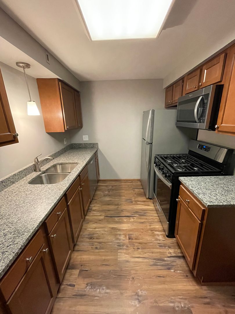 Pittsburgh Apartment: 41 Center Ave