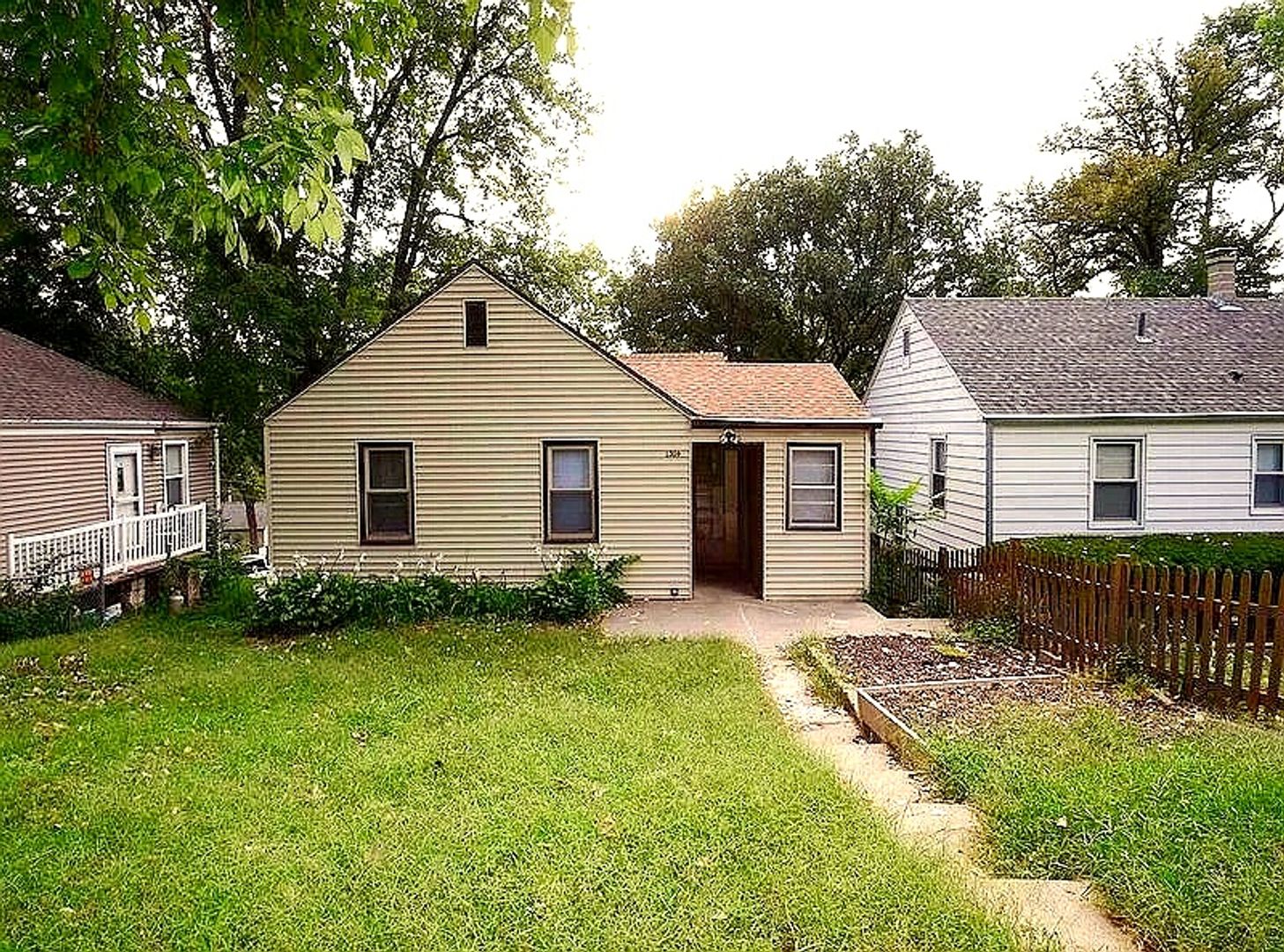 Bellevue House: 1309 Franklin St