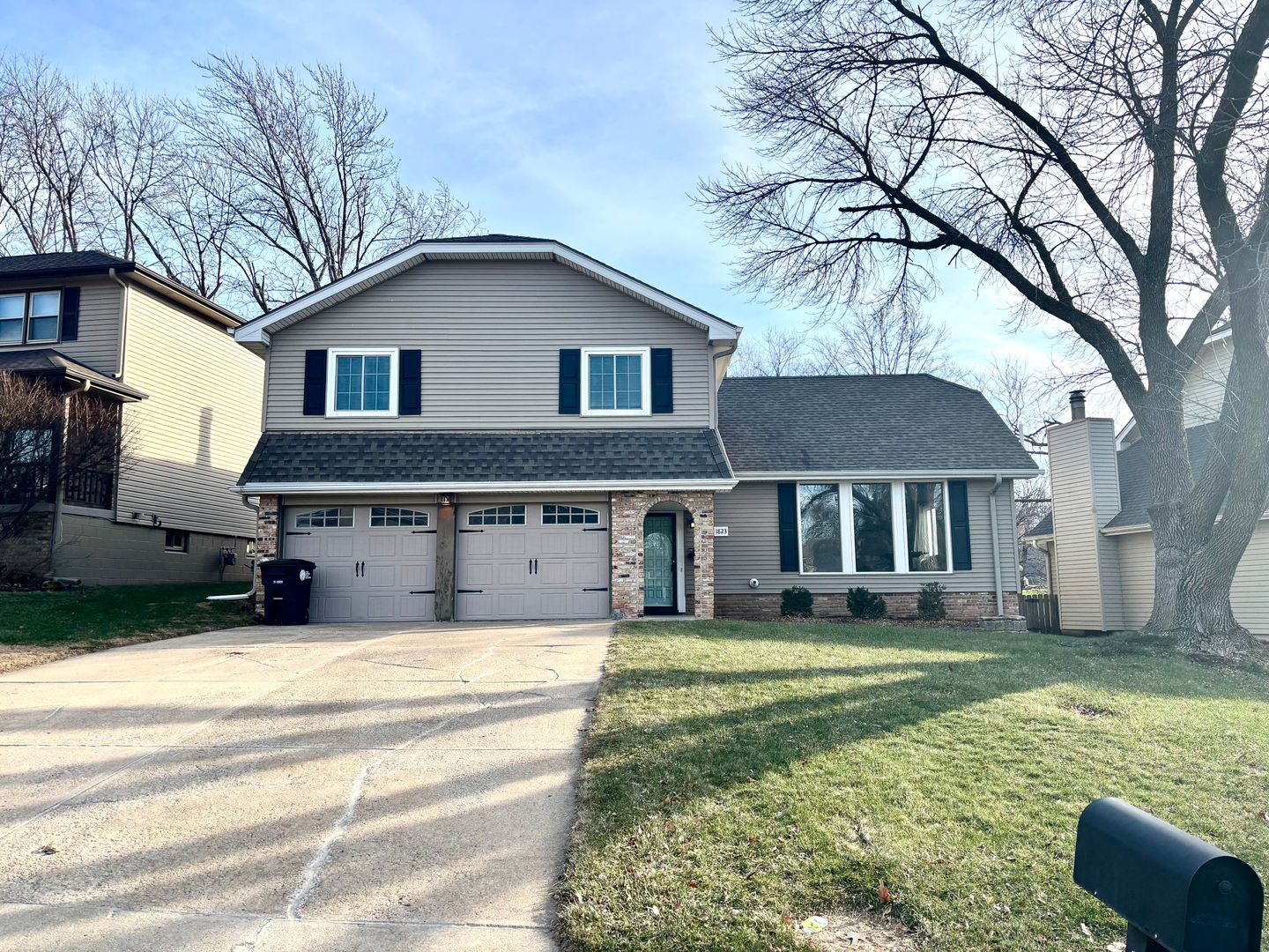 Omaha House: 1823 S 155th Ave