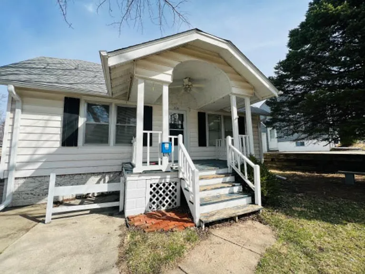 Omaha House: 6116 Pinkney St