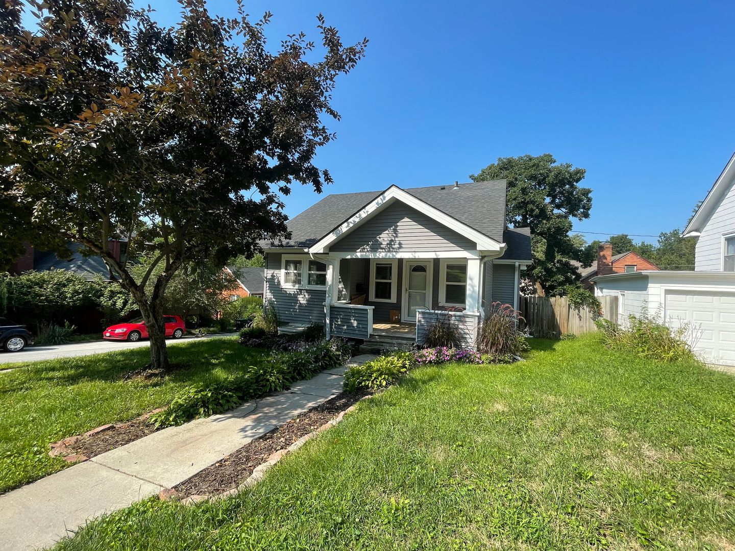 Omaha House: 2202 N 51st St