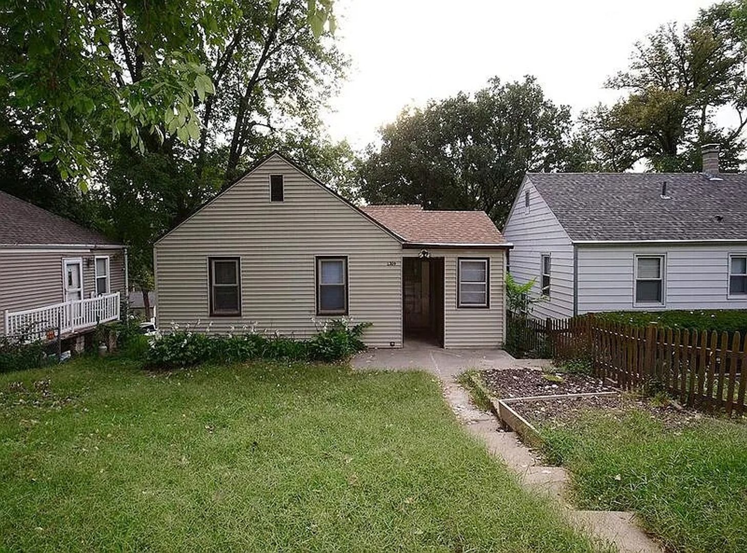 Bellevue House: 1309 Franklin St