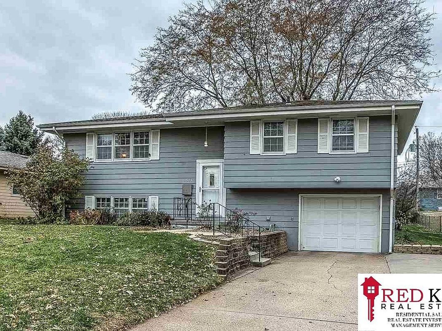 Omaha House: 2524 S 123rd Ave