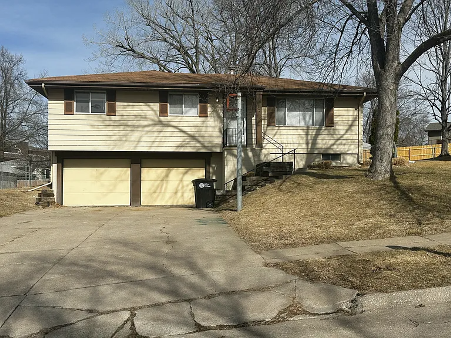 Omaha House: 5611 S 113th St