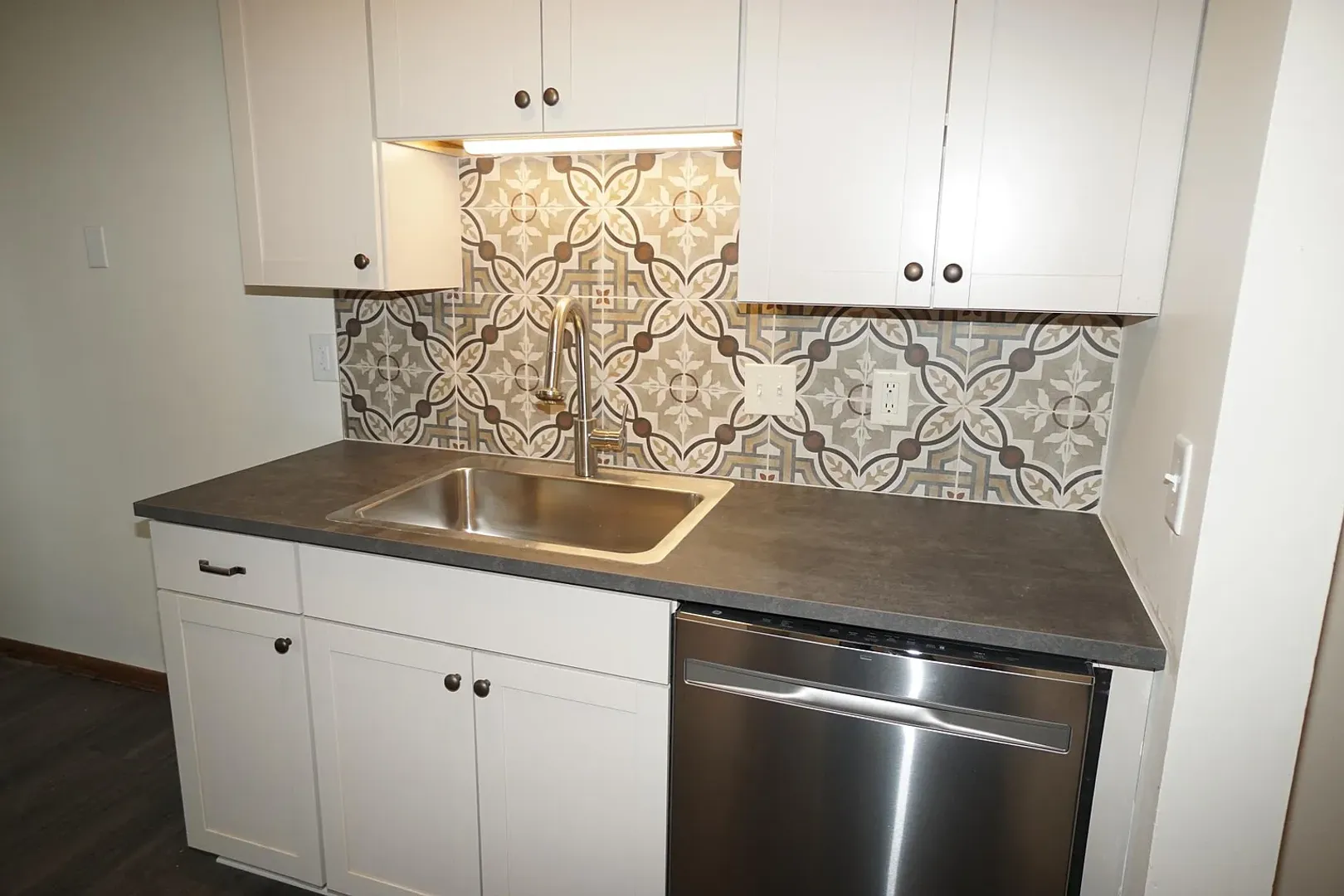 Columbia Heights Apartment: 4650 Johnson St NE