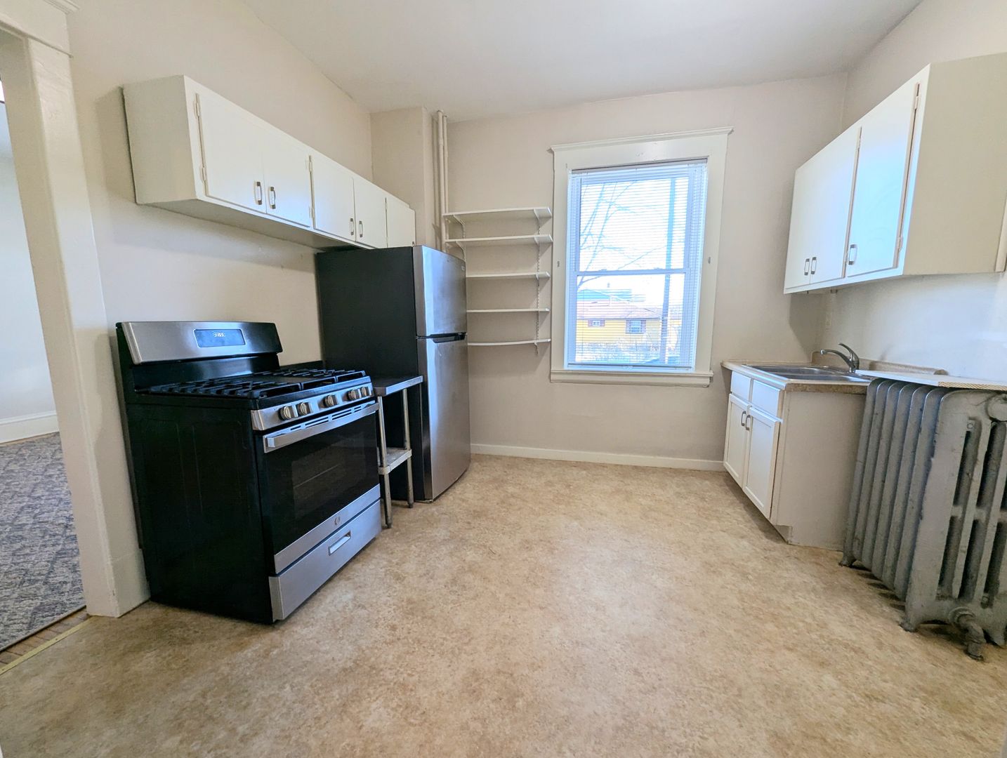 St Paul Apartment: 288 Thomas Ave W