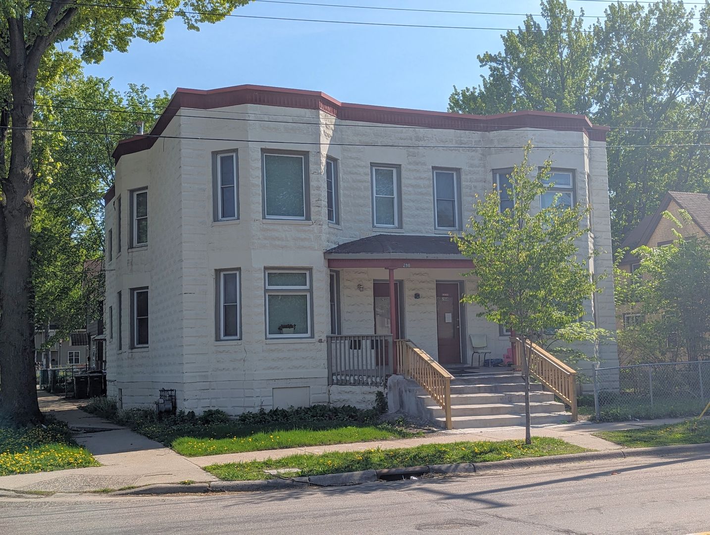 St Paul Apartment: 288 Thomas Ave W
