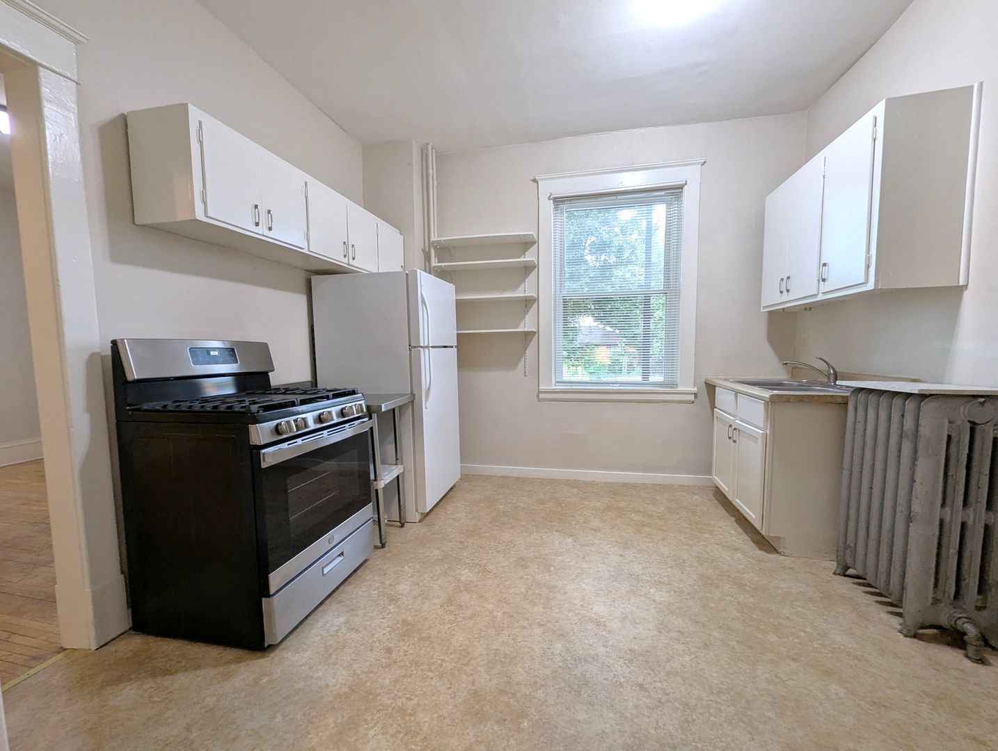 St Paul Apartment: 288 Thomas Ave W