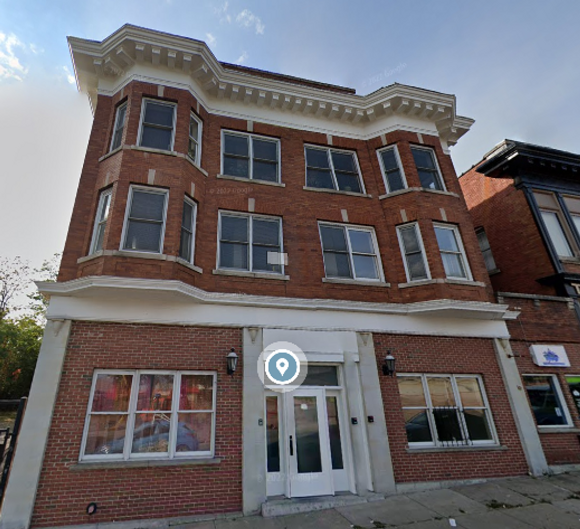 Buffalo Apartment: 19 East Utica St