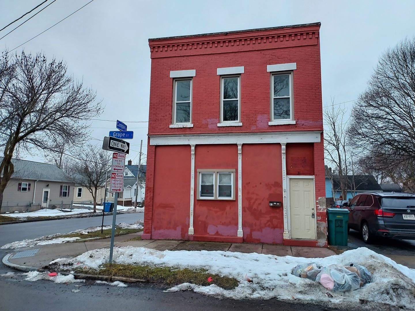 Rochester Apartment: 31 Grape St