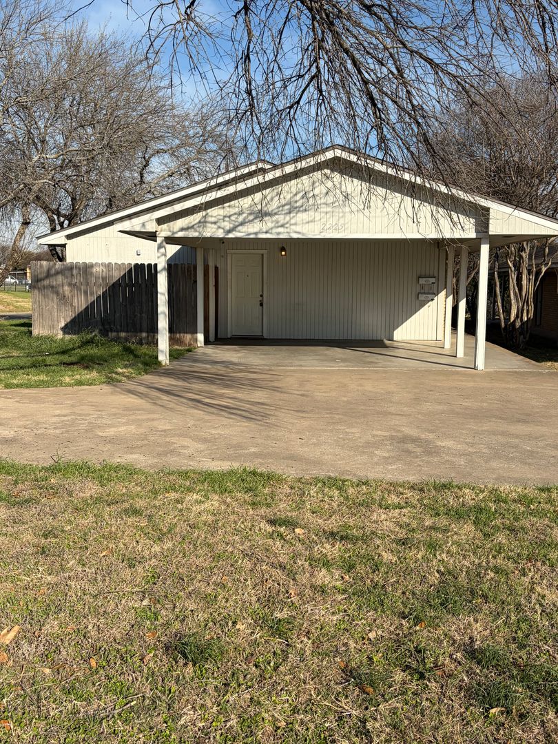 Waco House: 2225 Windsor Ave